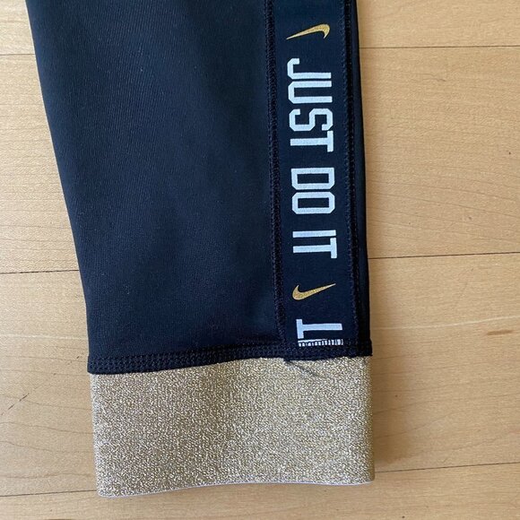 𝅺NIKE BNWOT Training Pants Sz Xsmall Gold Trim - Picture 5 of 11